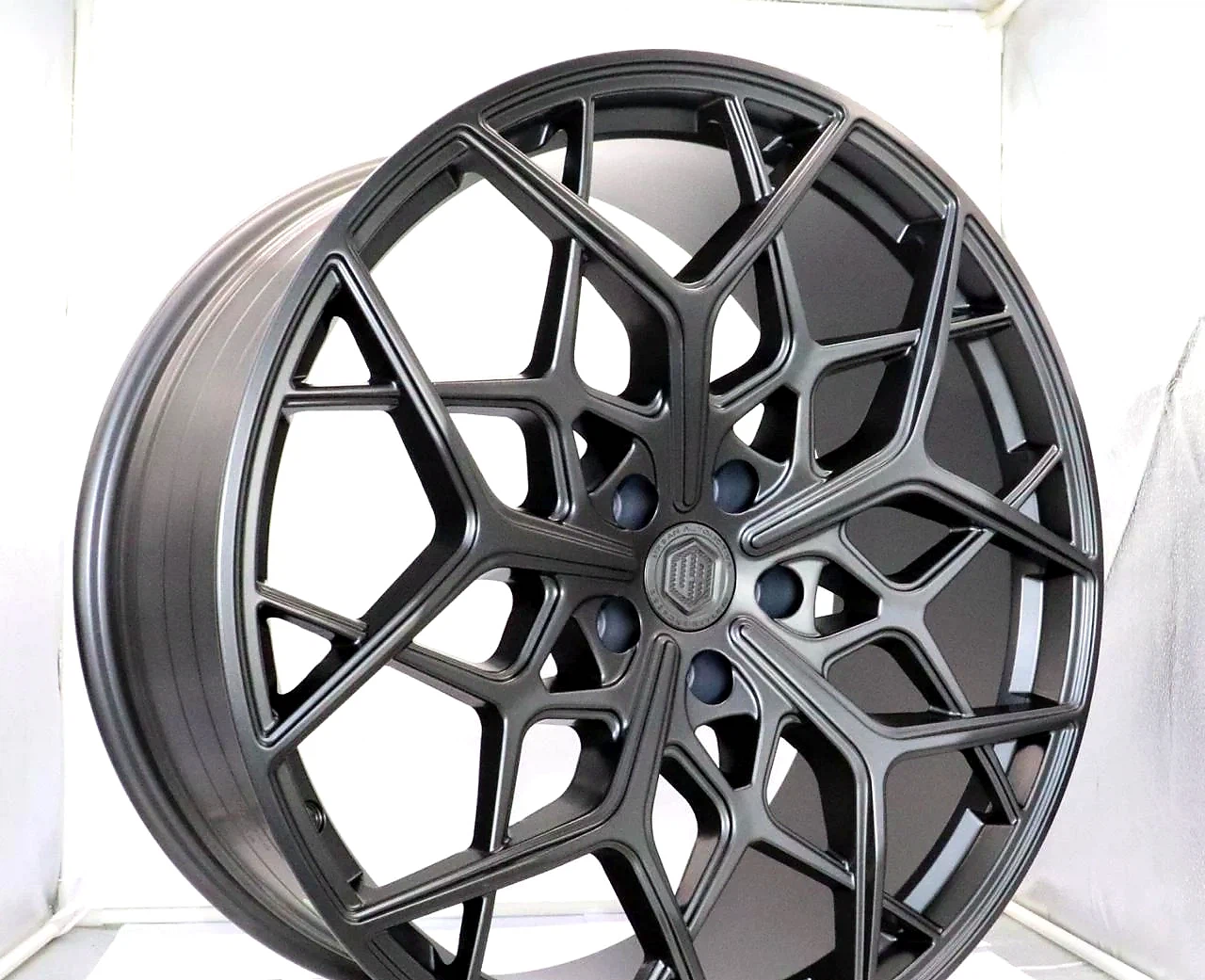 5210 Dark Mat Gray wheel