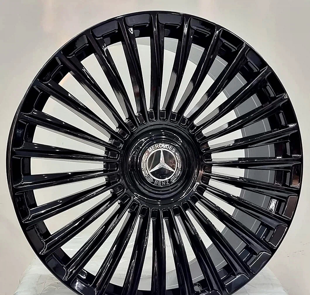 0450 / FF02 Gloss Black wheel