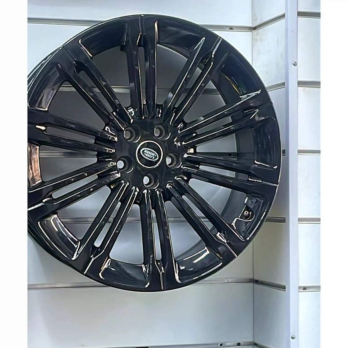 Range Rover Gloss Black Multi-Spoke wheel